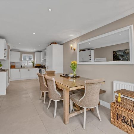 Stylish 3 Bedroom Townhouse For 5 Guests, Set In The Medieval Grid With Off Street Parking Bury St. Edmunds Zewnętrze zdjęcie