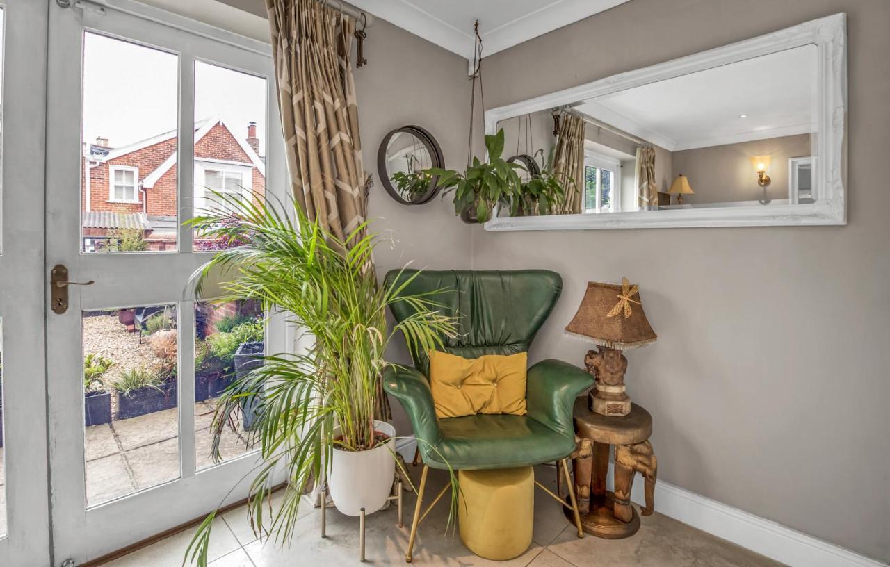 Stylish 3 Bedroom Townhouse For 5 Guests, Set In The Medieval Grid With Off Street Parking Bury St. Edmunds Zewnętrze zdjęcie