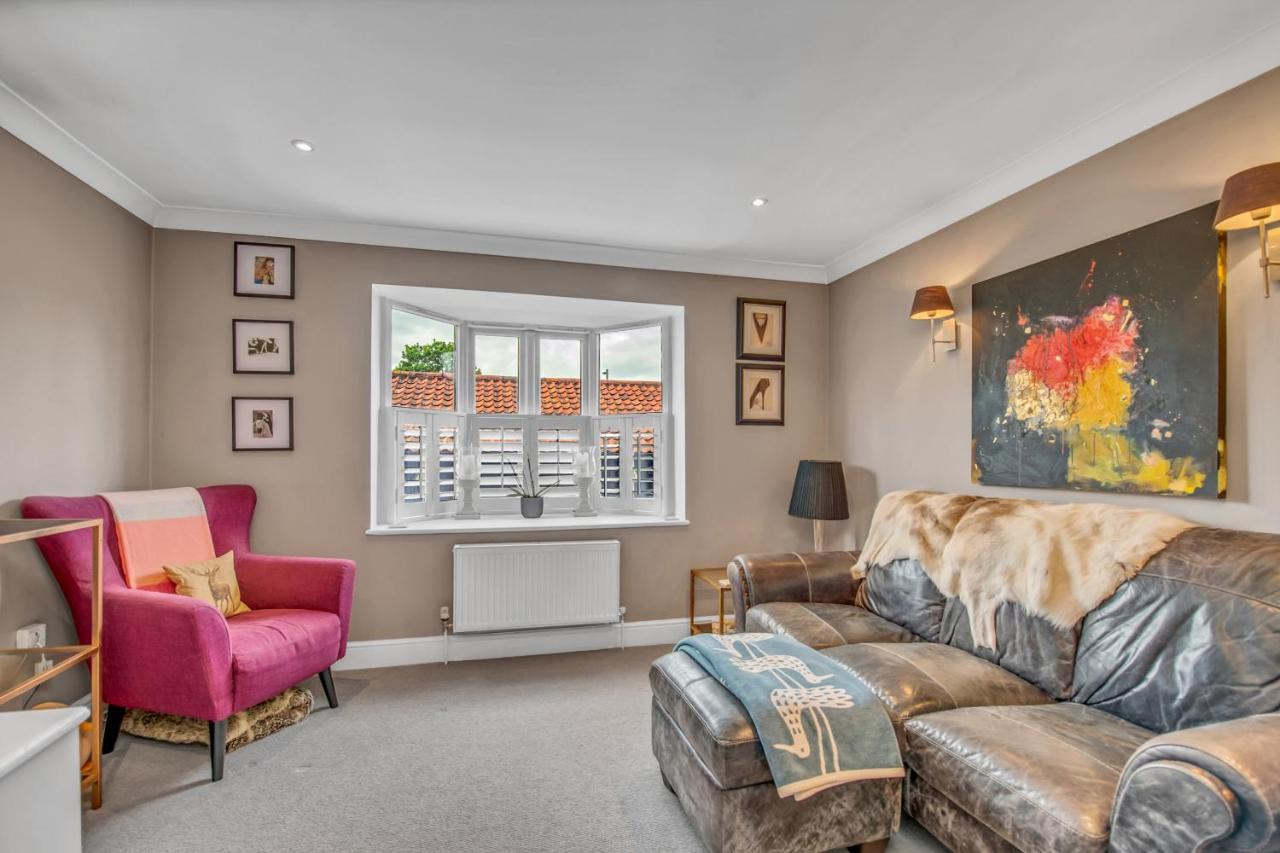 Stylish 3 Bedroom Townhouse For 5 Guests, Set In The Medieval Grid With Off Street Parking Bury St. Edmunds Zewnętrze zdjęcie