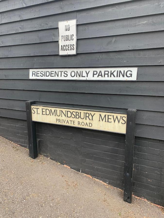Stylish 3 Bedroom Townhouse For 5 Guests, Set In The Medieval Grid With Off Street Parking Bury St. Edmunds Zewnętrze zdjęcie