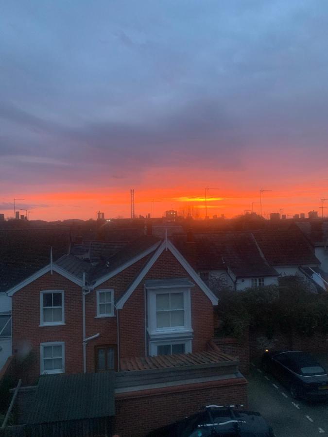 Stylish 3 Bedroom Townhouse For 5 Guests, Set In The Medieval Grid With Off Street Parking Bury St. Edmunds Zewnętrze zdjęcie