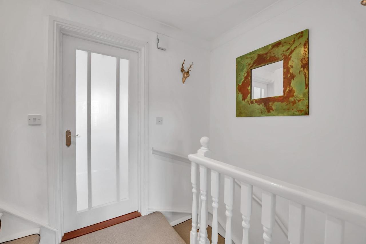 Stylish 3 Bedroom Townhouse For 5 Guests, Set In The Medieval Grid With Off Street Parking Bury St. Edmunds Zewnętrze zdjęcie