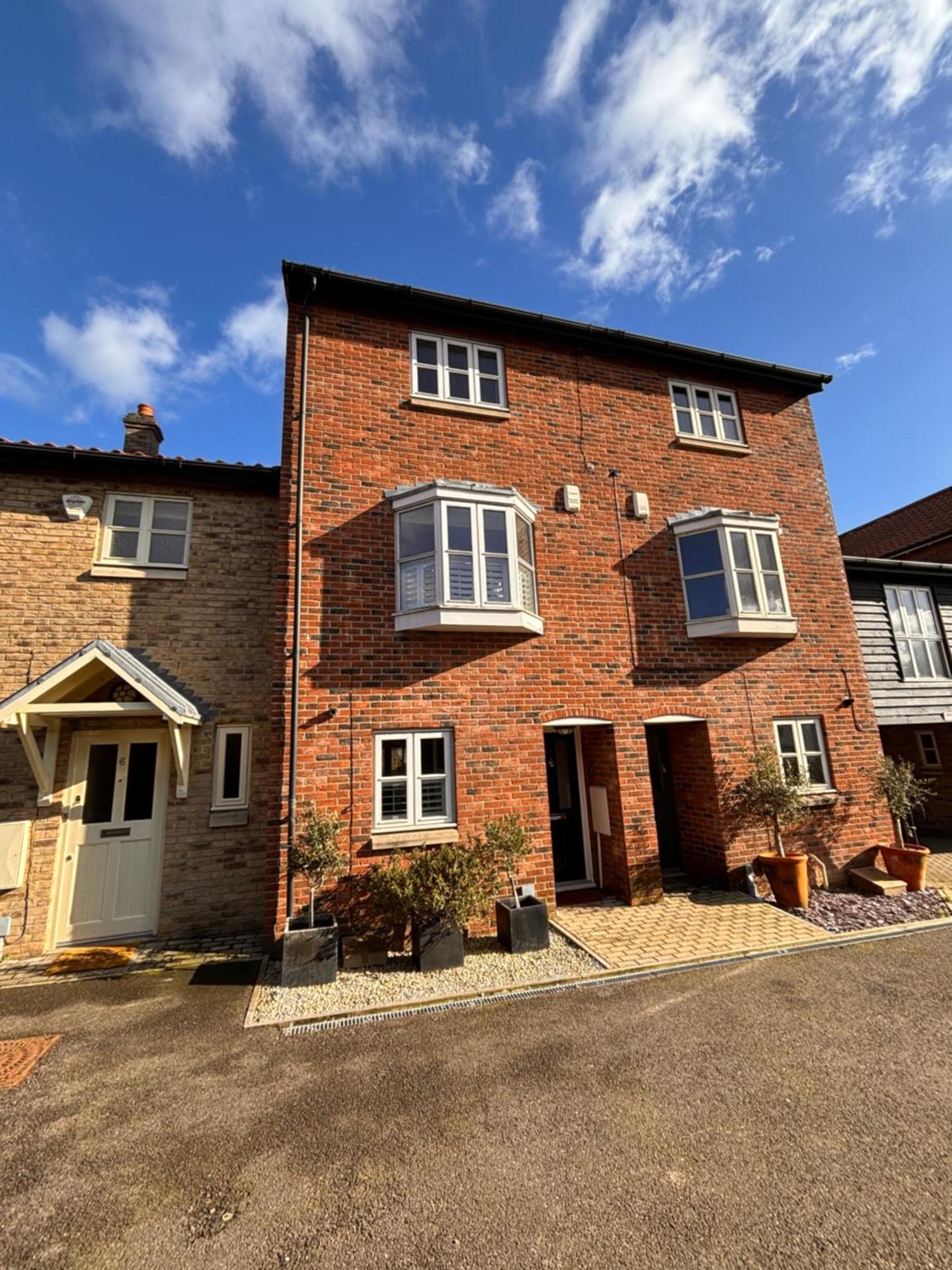 Stylish 3 Bedroom Townhouse For 5 Guests, Set In The Medieval Grid With Off Street Parking Bury St. Edmunds Zewnętrze zdjęcie